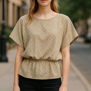 Connected Apparel Women Top Size Large Beige Cold Shoulders Lined.  New